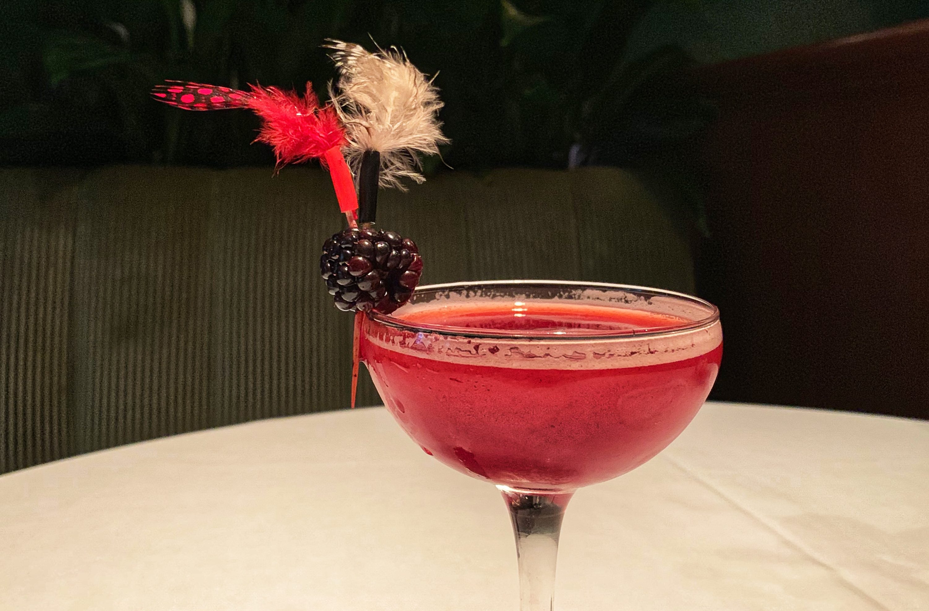 THE BEVERLY HILLS HOTEL OFERECE DRINKS INSPIRADOS