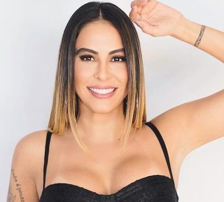 Alinne Rosa anima o Bloco Largadinho no Fortal 2019