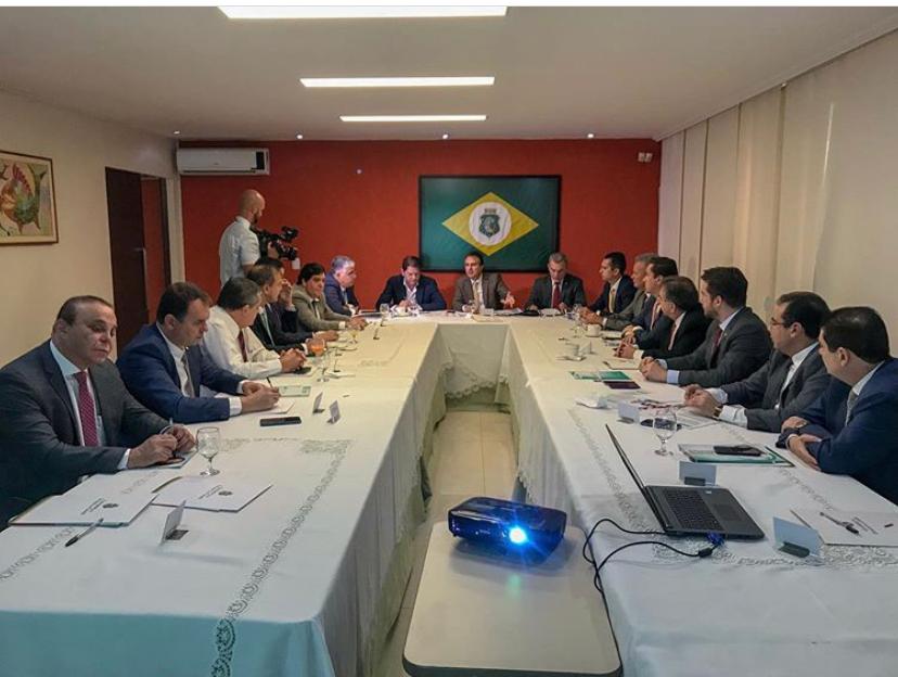 Camilo Santana esteve reunido esta manhã com deputados e senadores em Brasília