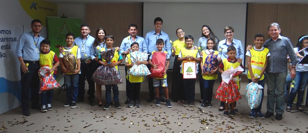Campanha de Natal do Grupo Aço Cearense presenteia cerca de 500 crianças carentes