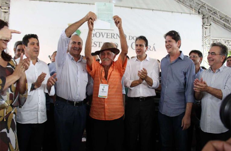 Governo do Ceará bate recorde na entrega de títulos de propriedade a agricultores familiares
