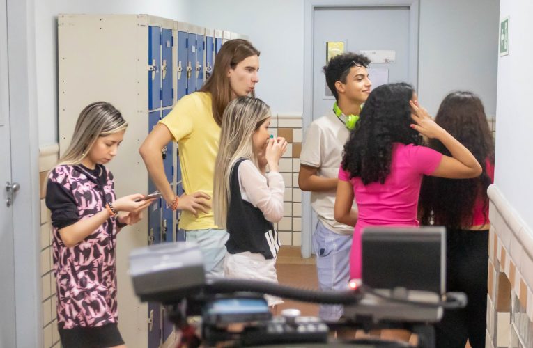 O jovem ator e influenciador Alan Pfeffer participa da websérie ‘Talento em Dobro’