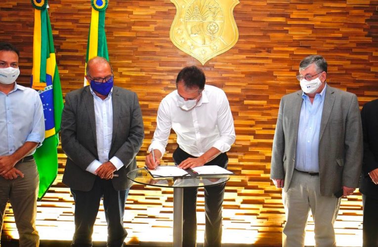 Governo do Ceará assina memorando para instalação de refinaria de petróleo na ZPE