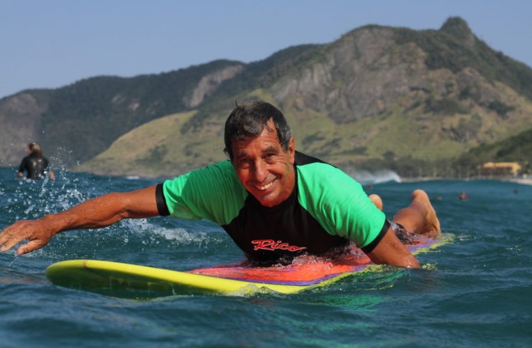 Rio Ecoesporte recebe Rico de Souza em treino de surf no Recreio dos Bandeirantes