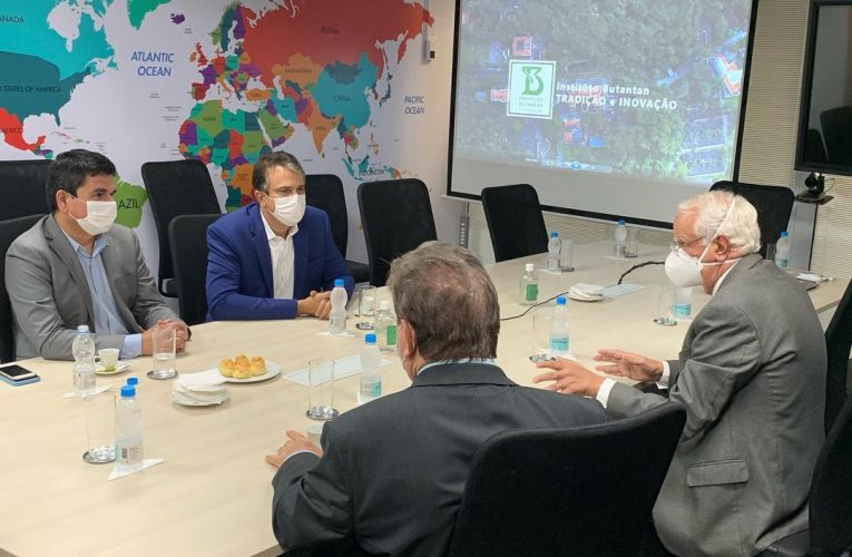 Produção da vacina da Covid – Camilo Santana em reunião no instituto Butantan
