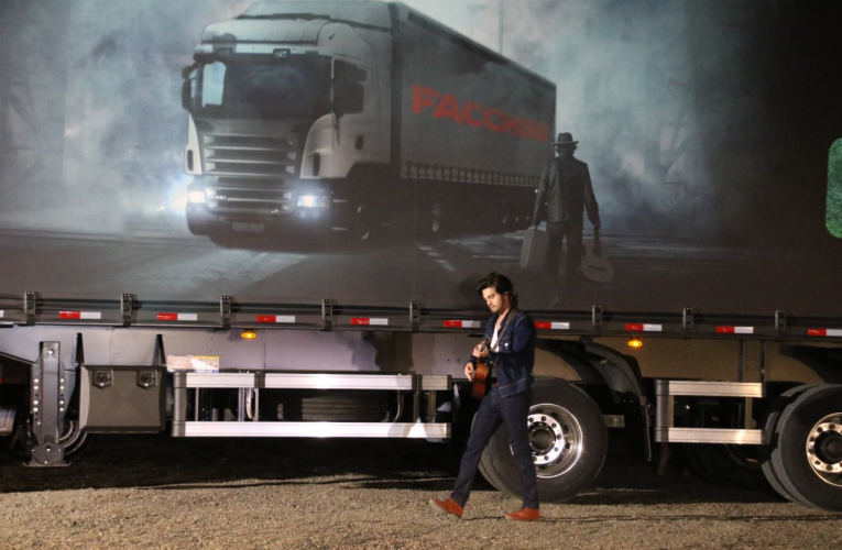 om personagens reais, Luan Santana grava campanha com Facchini e faz homenagem aos caminhoneiros