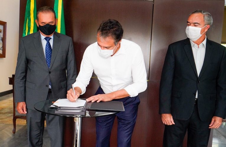 Camilo Santana assina acordo para implementação do Programa de Modernização do Judiciário