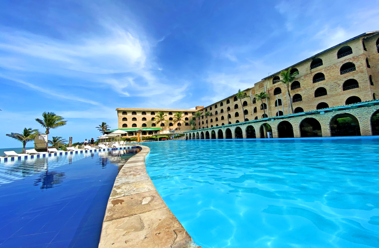 Hotéis Parque das Fontes e Coliseum Beach Resort estão com promoções especiais para hospedagens em janeiro