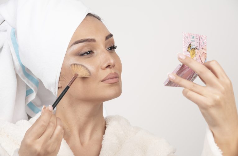 Sete dicas para se maquiar e não prejudicar a saúde dos olhos