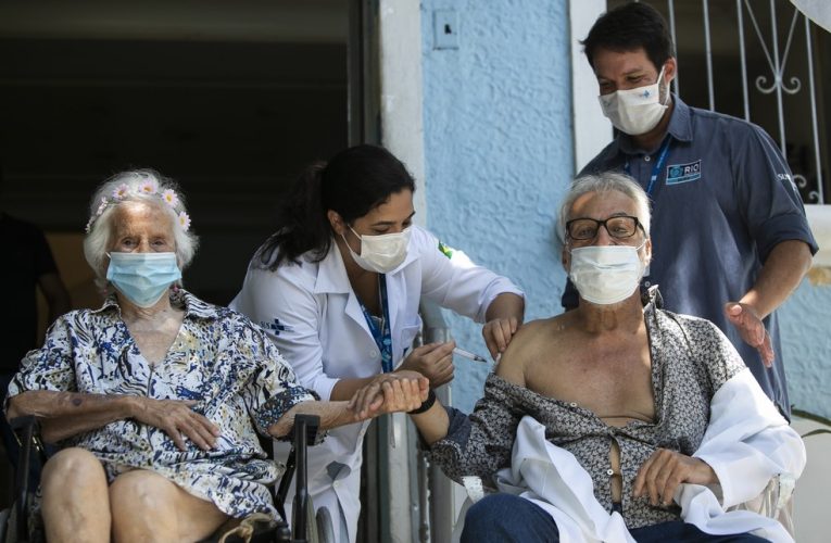 Ranking – Brasil está entre os 10 países que mais vacinaram contra Covid