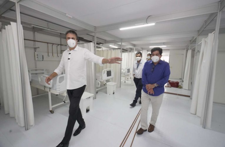 Governador inspeciona fase final da montagem de mais 30 leitos de UTI em unidade de campanha na UPA da Praia do Futuro
