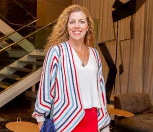 Ticiana Rolim é fundadora e presidente da Somos Um – organização de apoio a negócios de impacto social – e diretora de Gente e Impacto da C. Rolim Engenharia.