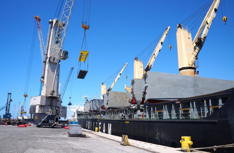 Porto do Pecém e ArcelorMittal batem recorde em 2023, com quase 3 milhões de placas de aço movimentadas