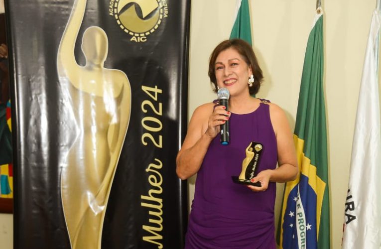 Troféu Mulher AIC-2024: Cleuza Brandão Recebe Homenagem por Destaque no Cenário Cultural
