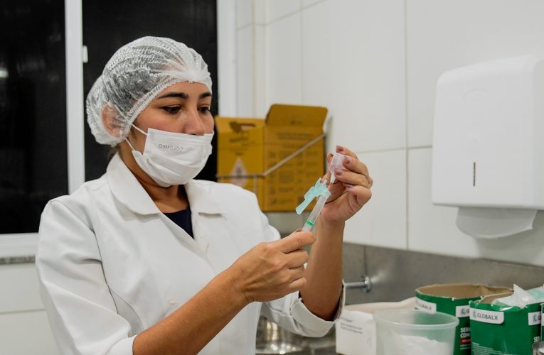 Vacinação segue disponível neste final de semana  até dia 23/11; manutenção altera serviço no período