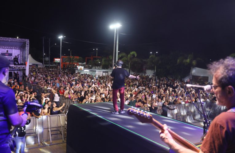 17ª edição do Festival da Sardinha reúne público na Praia da Caponga e reforça tradição gastronômica e cultural do litoral cearense