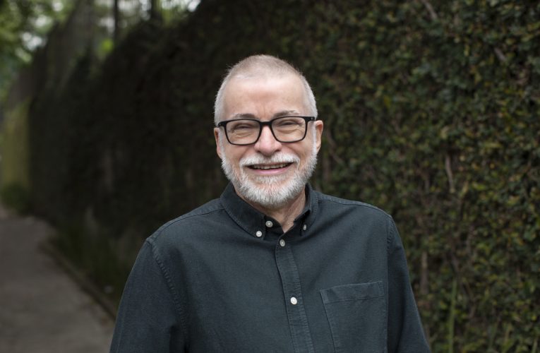 “Margem da Palavra” estreia no Centro Dragão do Mar com Lira Neto e DJ Dolores