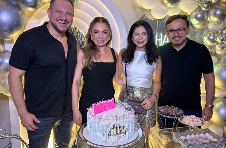 Kelly Guimarães celebra nova idade em noite de charme e atmosfera retrô